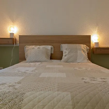 Downtown Chic In Appartement Pézenas